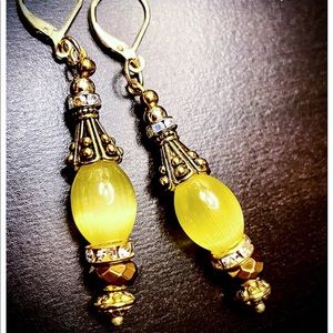 Earrings - Beaded Yellow semi-precious gemstone and golds 💛